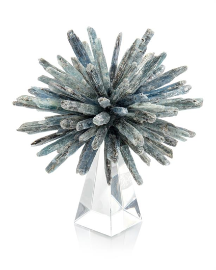 Picture of KYANITE STAR ON CRYSTAL